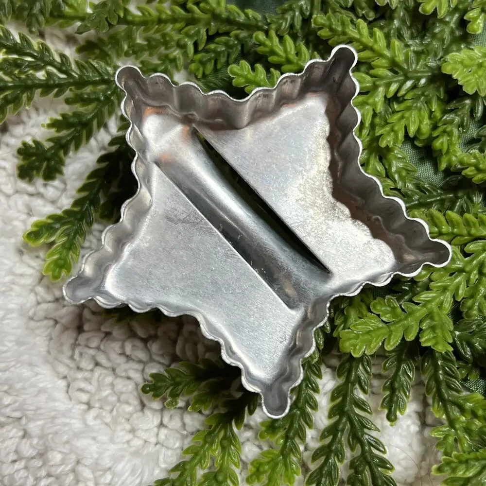 Vintage Cookie Cutter Star Scalloped Metal Aluminum Christmas 4th of July